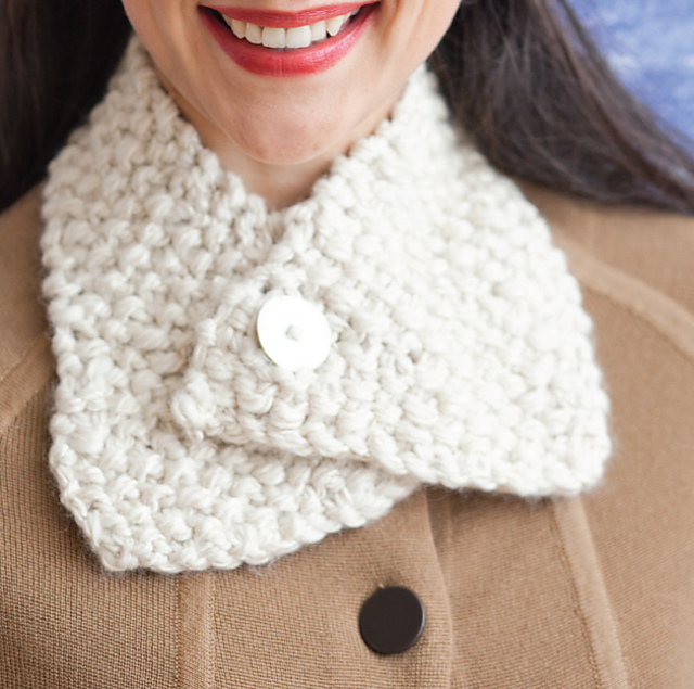 Sea Point Neck Warmer (seed st version)