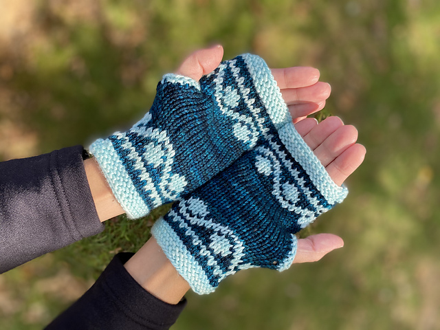 Dot & Wave Fingerless Mitts