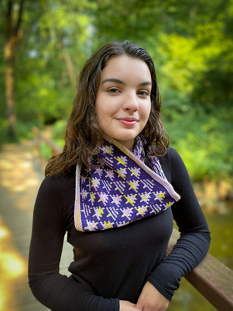 Pixelated Trees Cowl