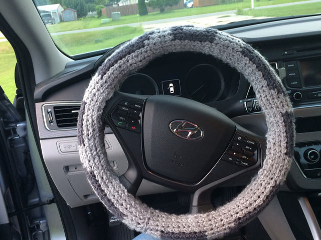 Swirl wheel cover