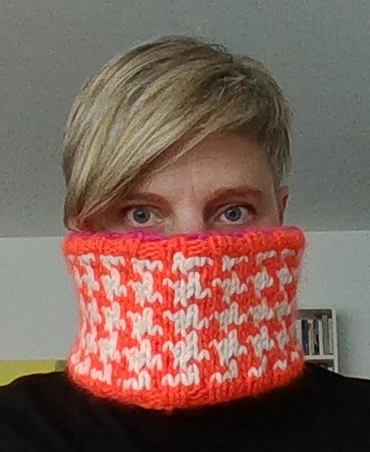 Gigantic Hounds Tooth Cowl