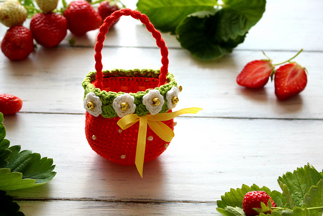 12 inch Dolls Strawberry Bag