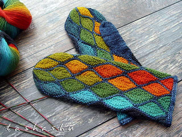 Winter Story Mittens
