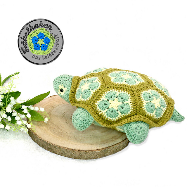 アトリエGG Modal Wool Turtle 0 Ravelry: Thilda The Turtle Pillow Heat Pad African Flowers pattern