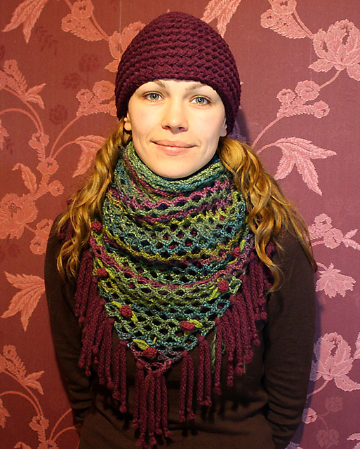Shawl With Small Roses