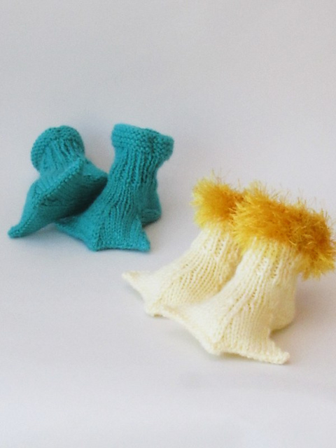 Happy Feet Bootees