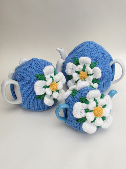 Yorkshire rose tea cosy