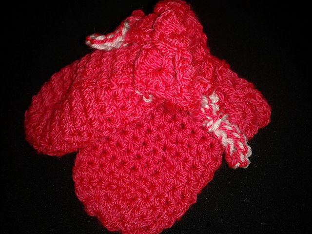 Crocodile Crochet Stitch Baby Mittens