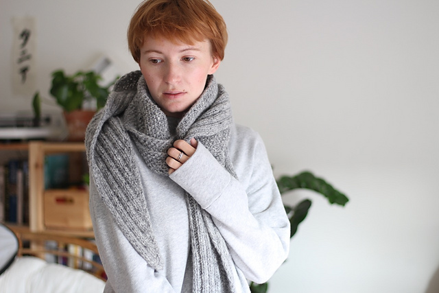 か*ご様 Osmanthus Motif Knitted Scarf 8042000475190_1.jpg