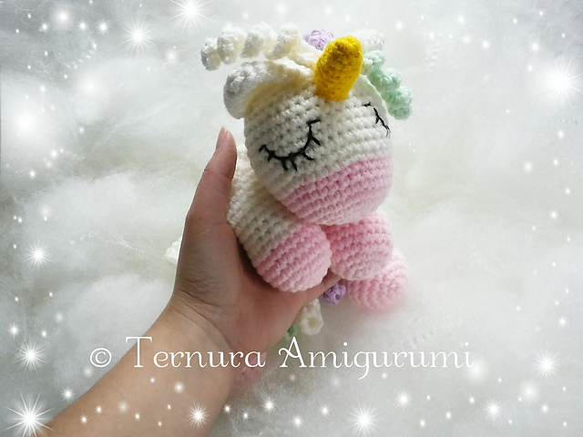 CUDDLY UNICORN