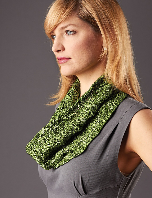 Gorgeous Glow Cowl