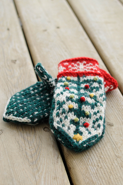 Tree of Advent Junior Mitten