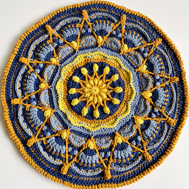 Ravelry: Mandaluna Celestial Mandala pattern by Alice Tarry