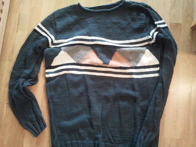Männerpullover mit Zackenmuster