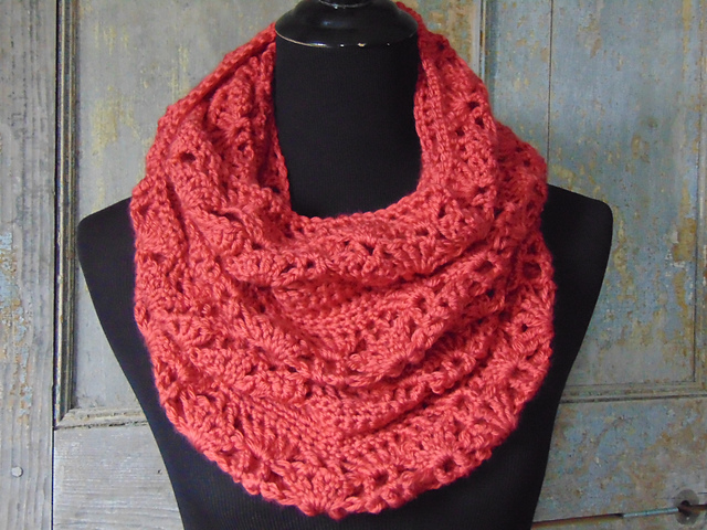 Rouge Infinity Scarf