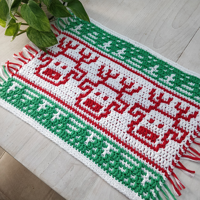 Reindeer Placemat and Table Runner