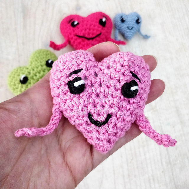 Happy Heart Amigurumi