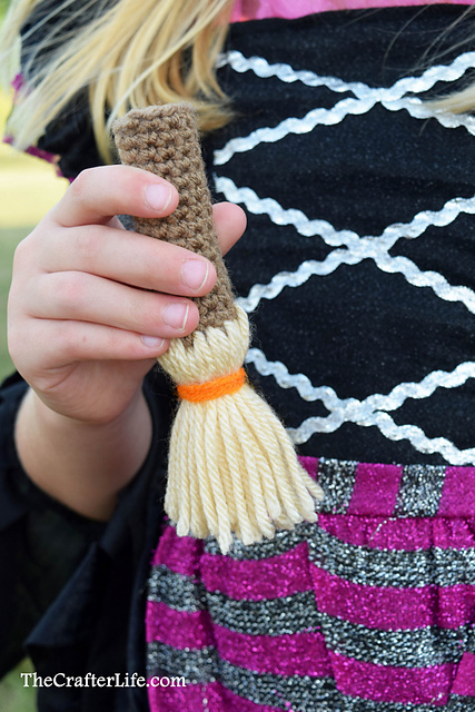 Broomstick Lip Balm Holder