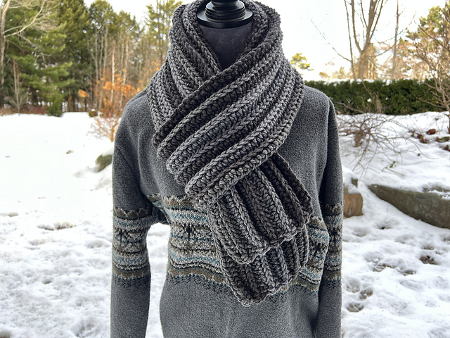 Dark Hot Frosty Scarf