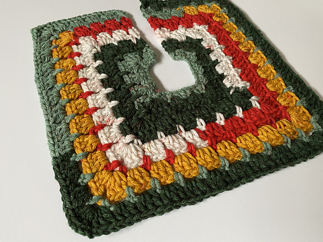 Modern Granny Tree Skirt