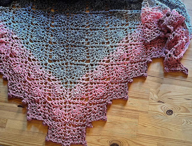 Vintage Pineapple Shawl