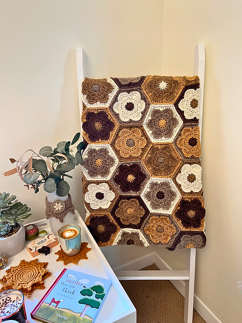 Flower Power Hexagon - Medium Motifs
