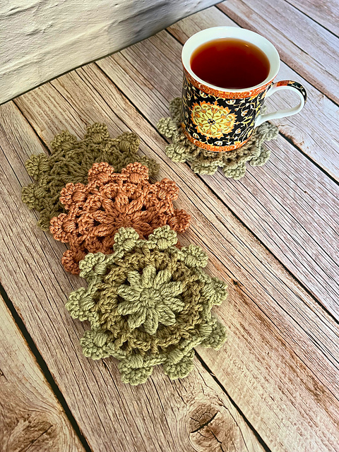 Regally Yours Coasters + Bonus Tree