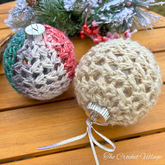 Merry & Bright Bauble Cover