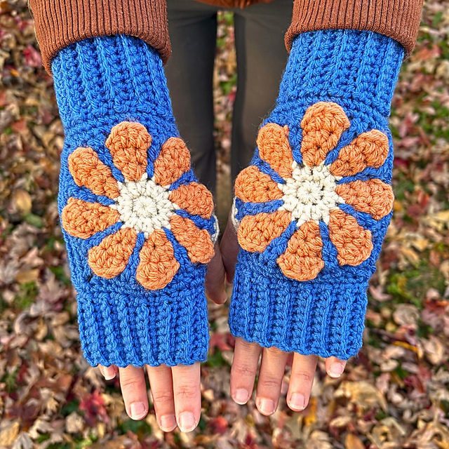 Groovy Fingerless Gloves