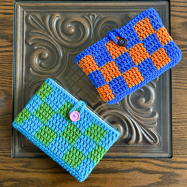 Checkered Book Sleeve