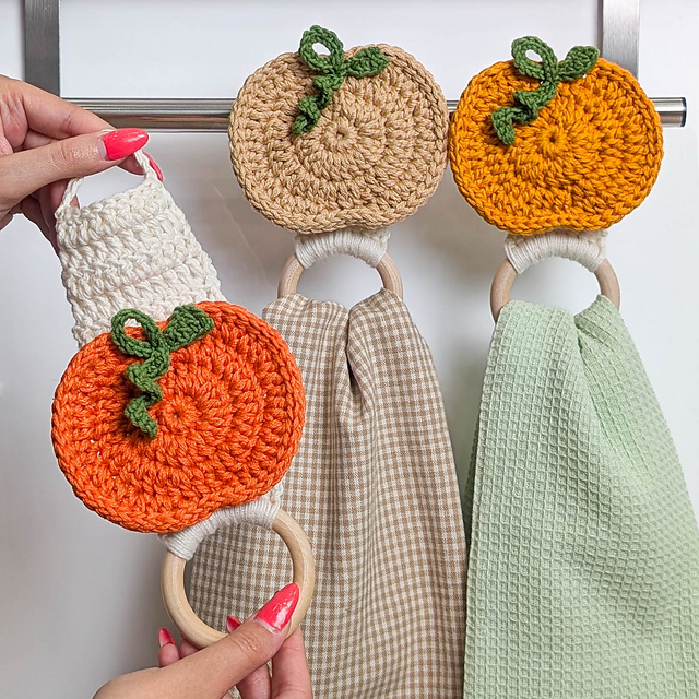 Pumpkin Towel Holder