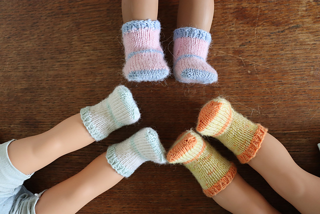Bábóg doll sock on Ravelry