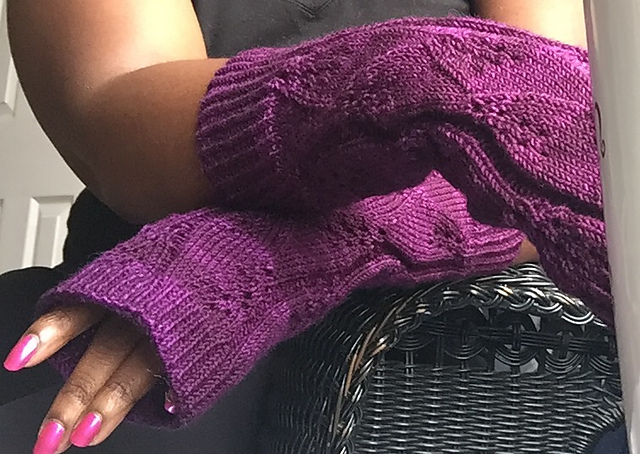 Idris Fingerless Mitts