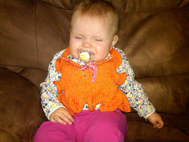 Stockinette Ruffle Baby Bib