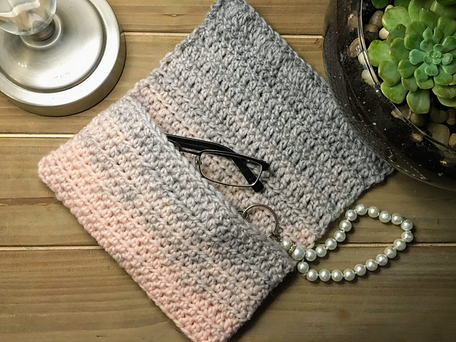 Casual One Skein Clutch