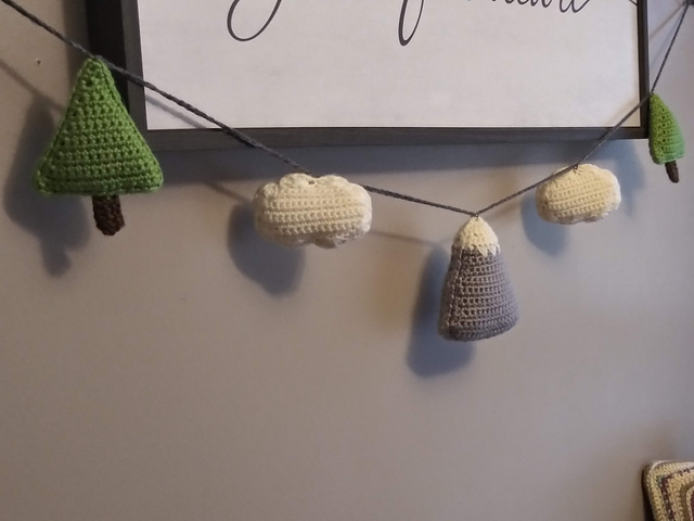 Mountain Garland