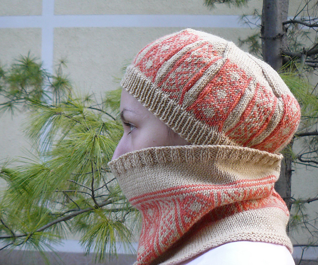 Amalia cowl
