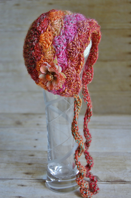 Crochet sweet bonnet