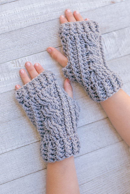 Cabled Fingerless Gloves