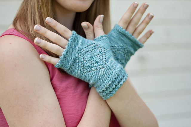 Mrs Branson Wristwarmers
