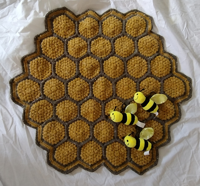 Ravelry: Honeycomb Baby Blanket pattern by Kelly Maust