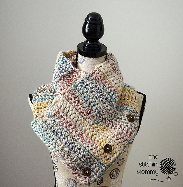 Rustic Chunky Button Cowl