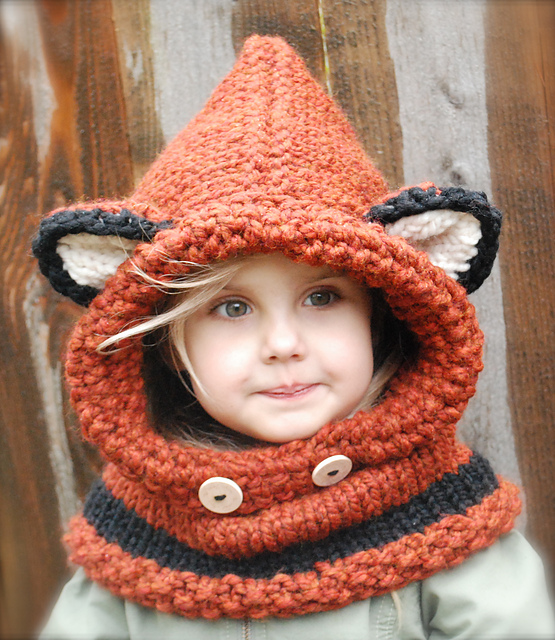 Ravelry: Failynn Fox Cowl pattern by Heidi May