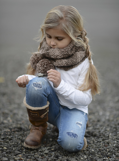 Tasselyn Scarf