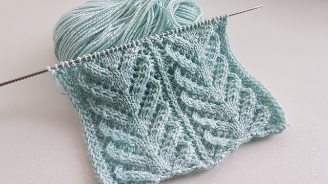 Baby blanket cable square