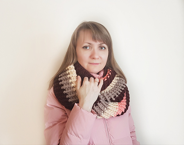 Four Colors circle scarf