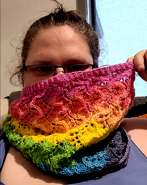 Grapevine Cowl (DK/8 ply)