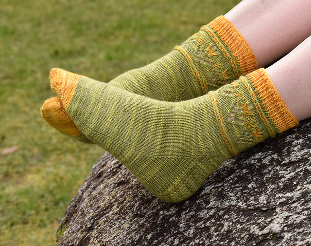 Daylily Socks