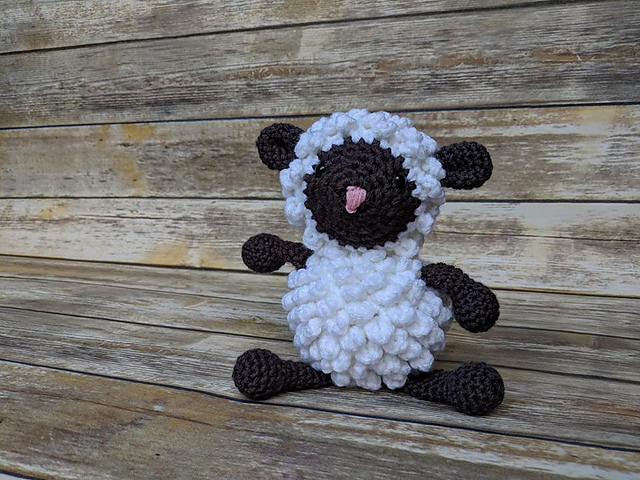 sheep amigurumi