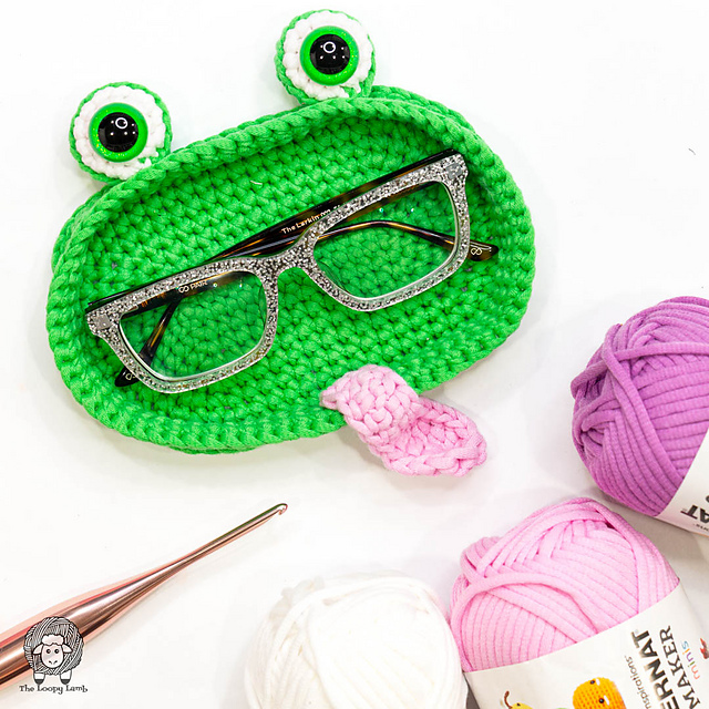 Frog Crochet Glasses Holder